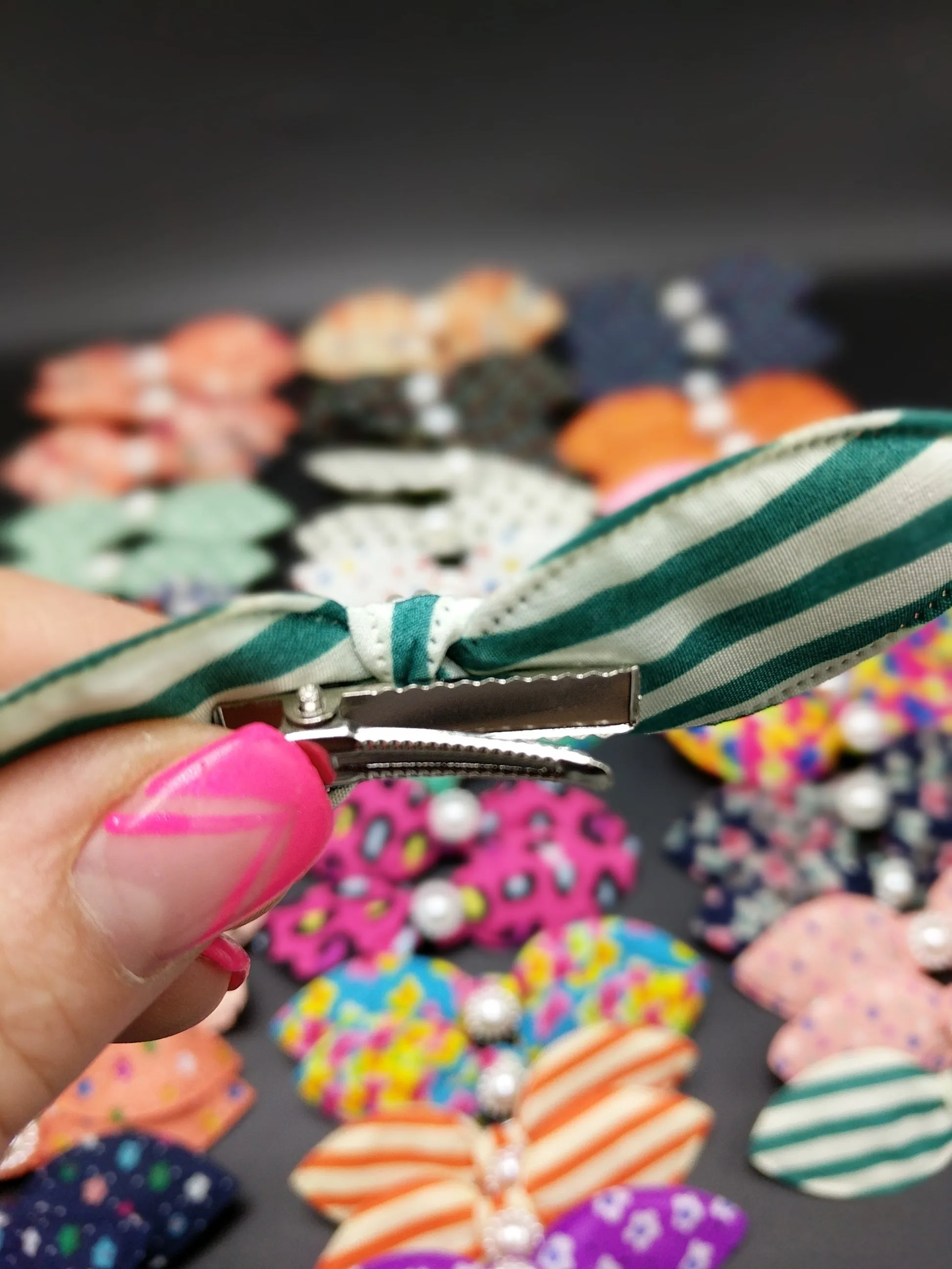 1960's pin up bow- clip in
