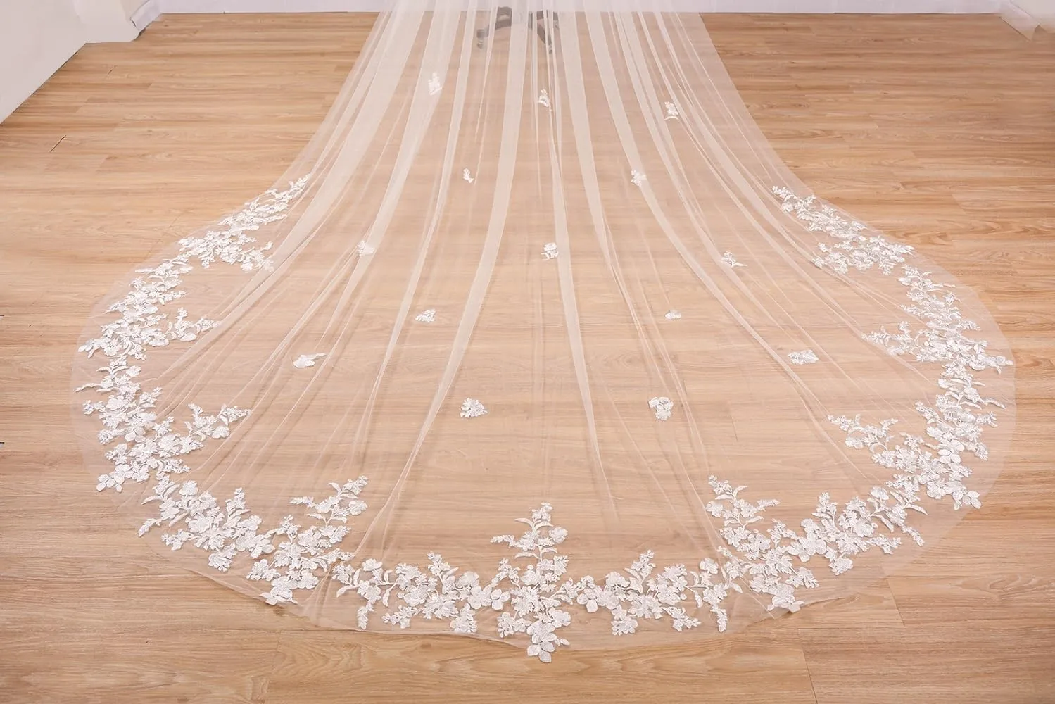 EllieHouse Women's 1 Tier Cathedral Flower Lace Wedding Bridal Veil With Metal Comb L95