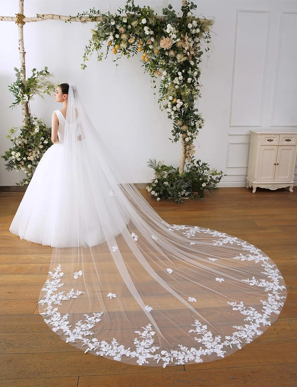 EllieHouse Women's 1 Tier Cathedral Flower Lace Wedding Bridal Veil With Metal Comb L95