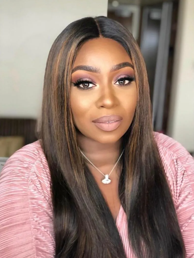 Peace - 24" Brown wig with highlights