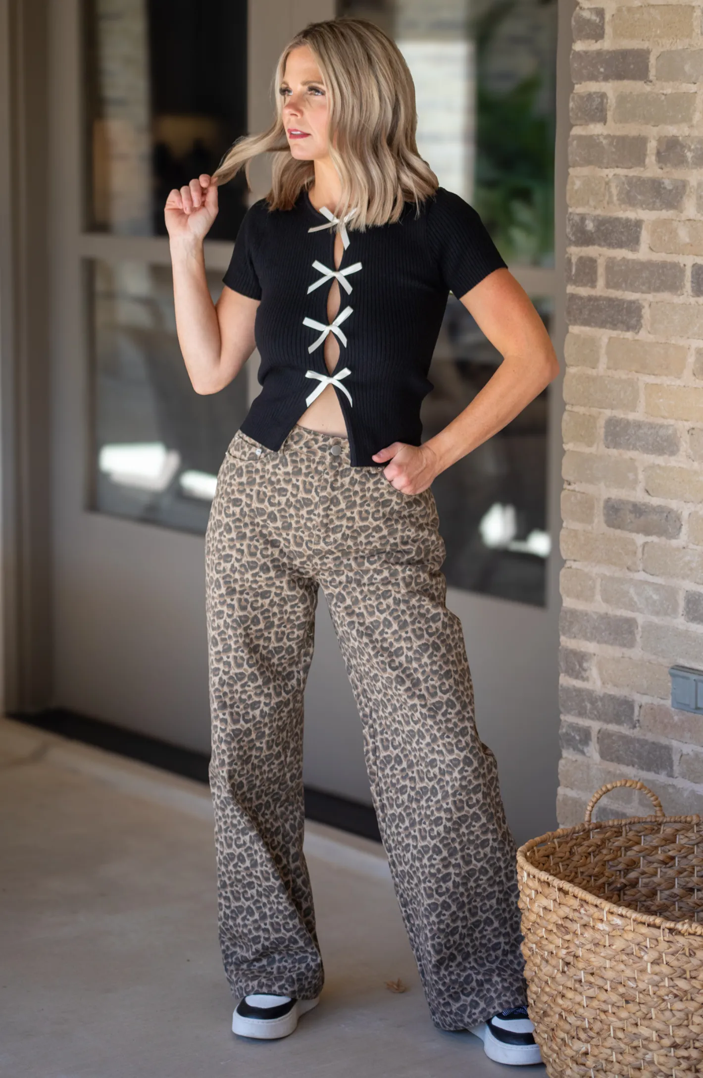 Steal The Show Black With White Bow Top